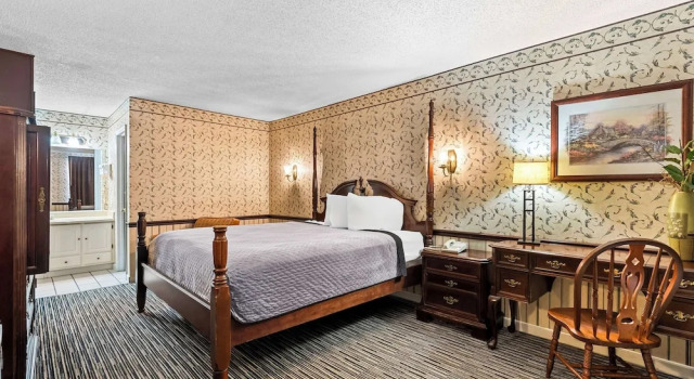 Двухместный номер Standard с балконом Americas Best Value Inn-Athens