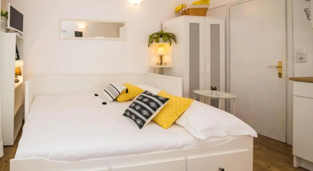 Apartments Terra, Забронировать Апартаменты/квартира Отели Биоград-на-Мору с парковкой, рядом с Kornati Marina, Парковка
