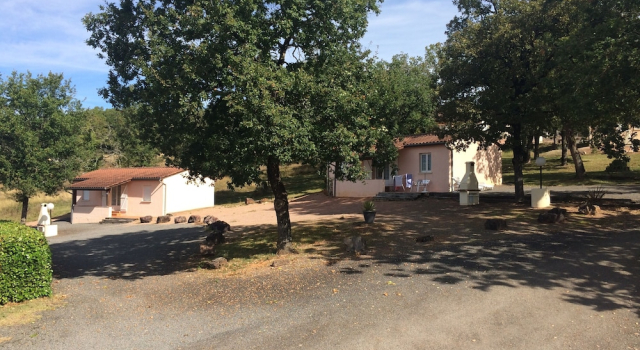 Les Sentiers du Causse, Reserva ahora Hostal o pensión Lentillac-du-Causse Francia