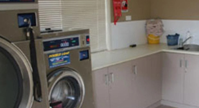 Cosmos Country Motor Inn, Buchen Sie Hotel Hotels in Queensland mit Parkplatz, Parkplätze