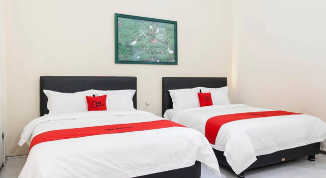 RedDoorz Plus near Jawa Timur Park 1, Book Hotel 3-stjernede hoteller i Batu, nær Jatim Park 2, 3*
