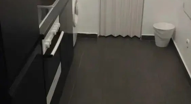 Affordable 1BR Apt Near Schönbrunn, Prenota Appartamento Vienna Austria