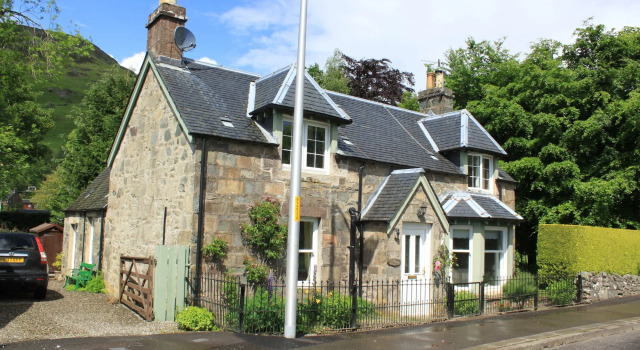 Glenalbyn Cottage, Book Feriehus Villaer i Crieff, Villa
