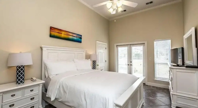 CORAL SHORES 5 Bedroom Holiday Home by Five Star Properties, Varaa Lomakoti Destin Emerald Coast