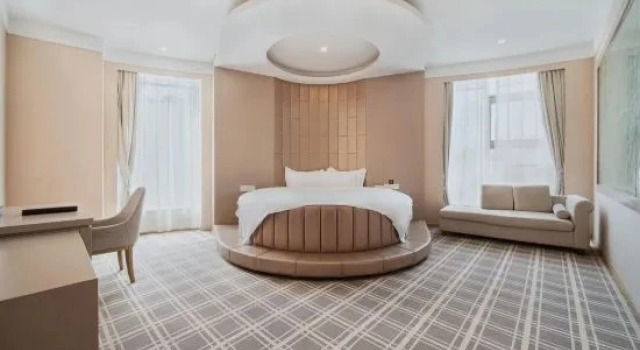Люкс Book & Life Hotel