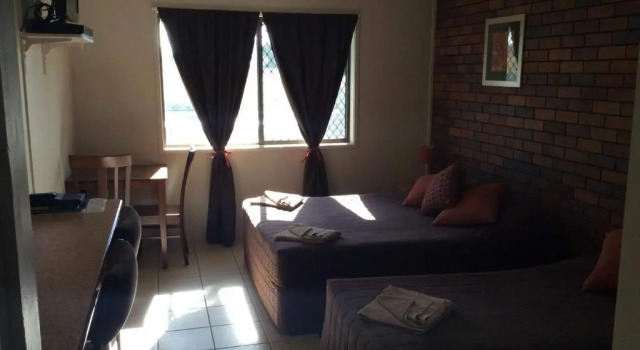 Четырёхместный номер Standard The Gallery Motor Inn