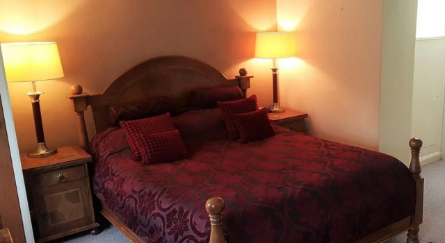 The Collyweston Slater, Book Bed and Breakfast Collyweston Northamptonshire