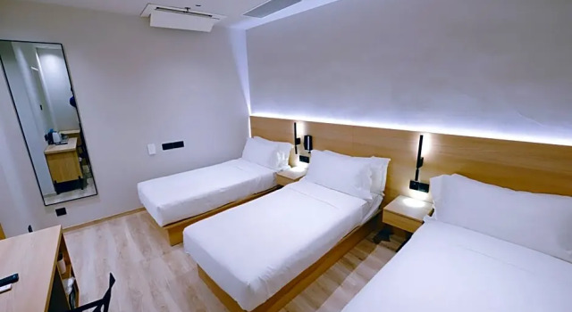Habitación triple Estándar ático Rest Bugis Hotel
