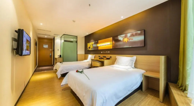 IU Hotel Chongqing Jiefangbei Hongyadong Chaotianmen, Забронировать Отель Чунцин Chongqing Area, рядом с Jiaochangkou Metro Station