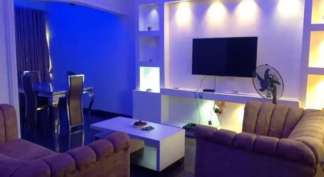 2 Bed - Sleeps 4 With Free Parking