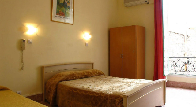 Hotel Marly's, Забронировать Отель Ницца Приморские Альпы, рядом с Набережная Соединенных Штатов