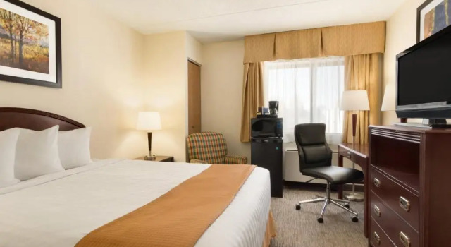 Двухместный номер Travelodge by Wyndham Edmonton South