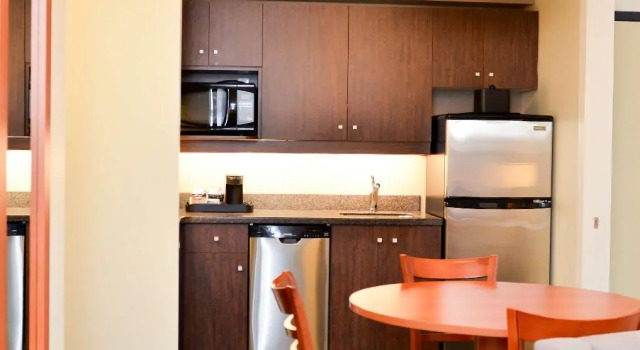 Dvoulůžkový s manželskou postelí Apartmá s balkonem Best Western Thompson Hotel & Suites