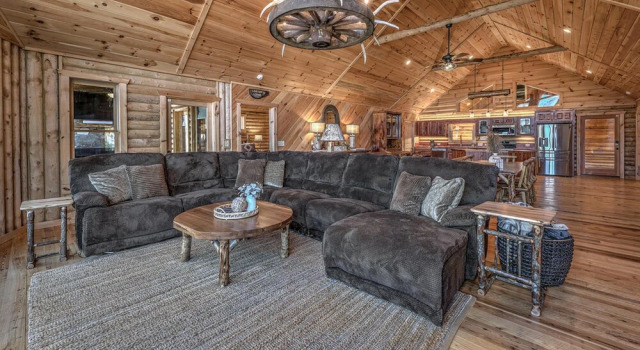 Log-off Lodge by Escape to Blue Ridge, Varaa Hotelli Blue Ridge Georgia