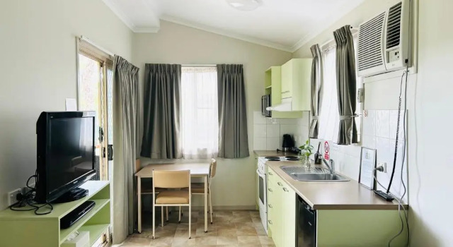 Вилла с 2 комнатами Tenterfield Lodge Caravan Park