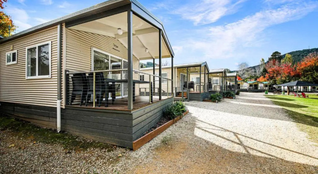Вилла с 2 комнатами с видом на реку Bright Riverside Holiday Park