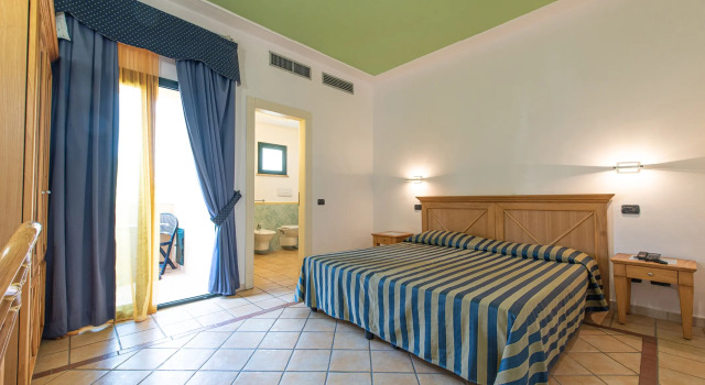 TH Le Castella - Baia degli Dei Village, Varaa Hotelli Le Castella Calabria