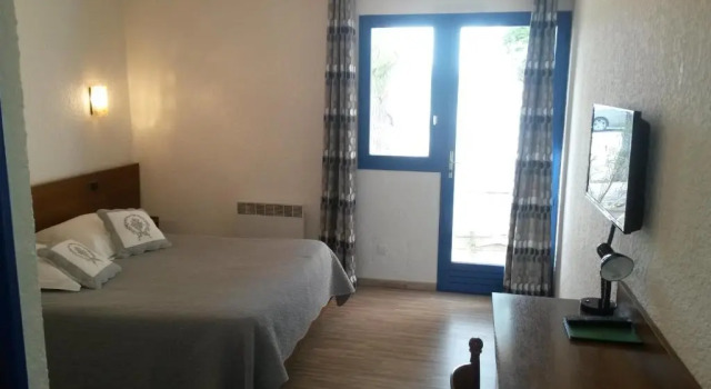 Le Provence, Rezerwuj Hotel Hotele w Cadarache z parkingiem, Parking