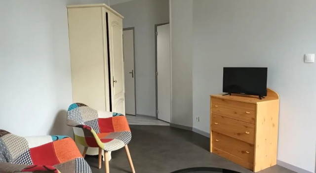 Appartemment T3 (2 Chambres) Cœur de Cande Wifi, Buchen Sie Ferienwohnung Hotels in Centre mit Parkplatz, Parkplätze