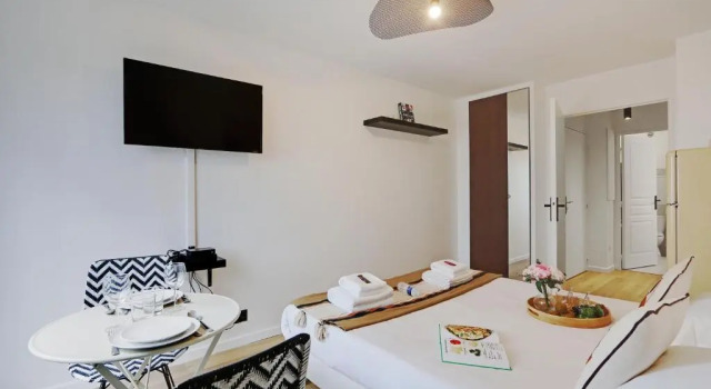 Buttes Chaumont - Sunny 2P apartment, Забронировать Апартаменты/квартира Ле-Пре-Сен-Жерве Иль-де-Франс