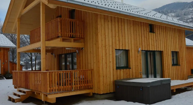 Pleasant Chalet With Indoor hot tub, Prenota Chalet Hotel a Stiria con parcheggio, Parcheggio