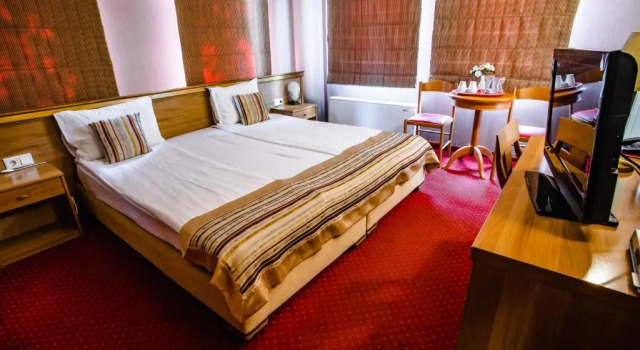 Двухместный номер Standard с балконом Alegro Hotel