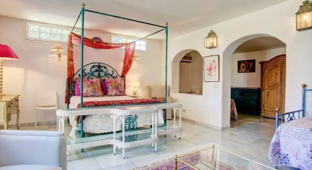 Romantic Puerto Banus Villa, Sea Mountain Views, Забронировать Вилла Коттеджи Марбелья, Коттедж