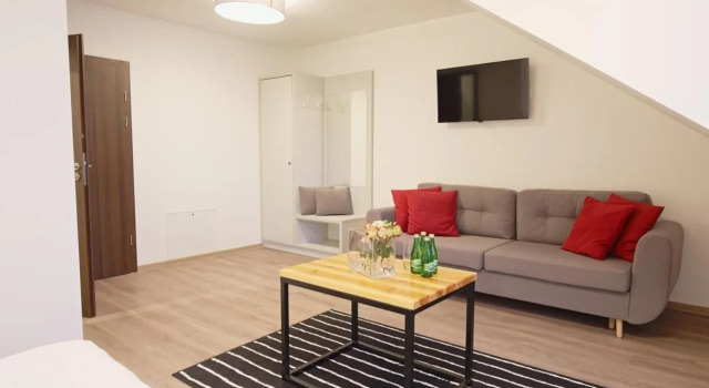 Malinowy Dwór Wieluń, Book Hotel Wielun Lodz