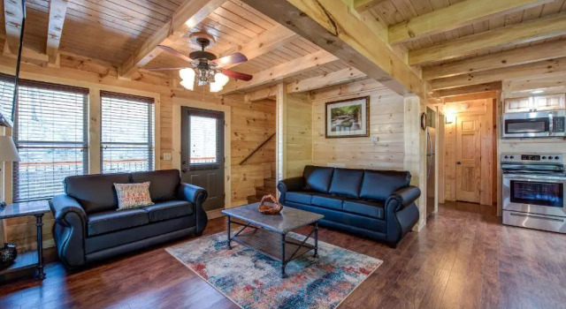 Woodland Escape, 3 Bedrooms, Hot Tub, Pool Access, WiFi, Sleeps 9
