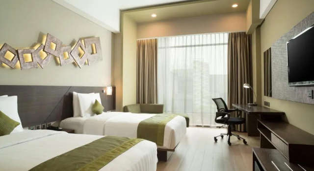 Standard Twin room with city view Holiday Inn Cikarang Jababeka by IHG