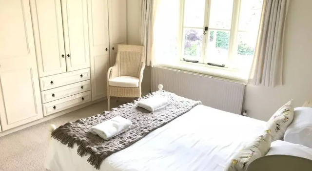 Idyllic Riverside Cottage in Dorset, Book Feriehus Weymouth 