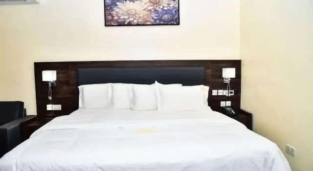 3pple M Continental Hotel & Suites, Rezerwuj Hotel Lekki Phase 1 