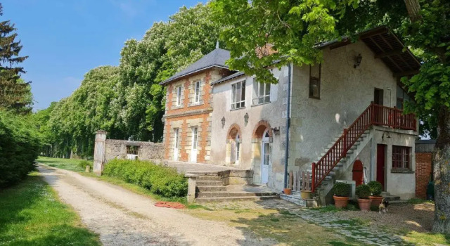 Коттедж La Fuye du Chateau de Jallanges pour 17 personnes