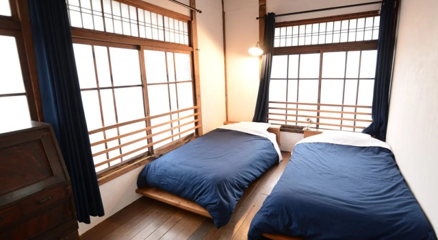 Taketa station hostel cue, Varaa Hostelli Taketa 