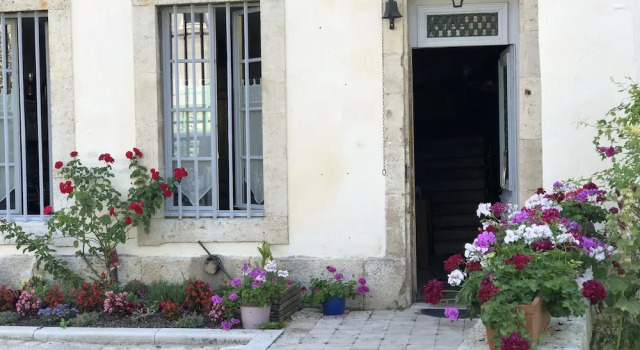 Chambre d'hôtes Auberge des Capucins, Забронировать Хостел Хостелы Côte-d'Or, Хостел