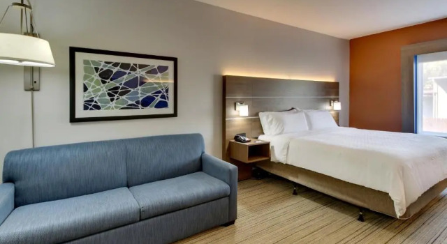 Люкс Holiday Inn Express Hotel & Suites - Atlanta/Emory University Area by IHG