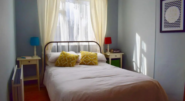 Bright 2 Bedroom Dublin House With Large Garden, Забронировать Апартаменты/квартира Дублин Каунти Дублин, рядом с Музей пива Гиннесс