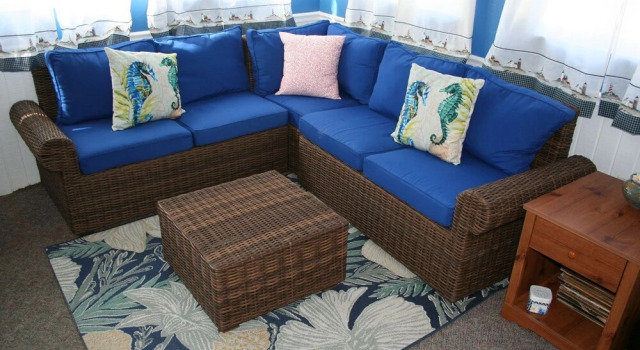 Hibiscus Hacienda - 2 BR Cozy Beach House - Short Walk to the Beach
