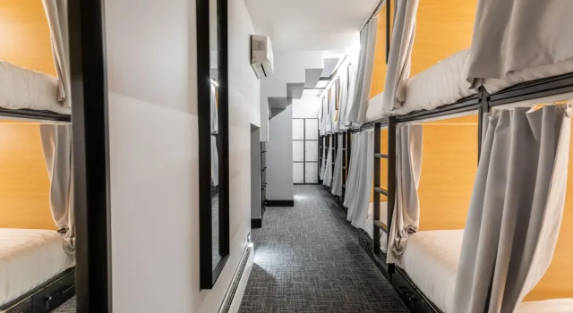 Кровать в общем номере Parc Avenue Hostel