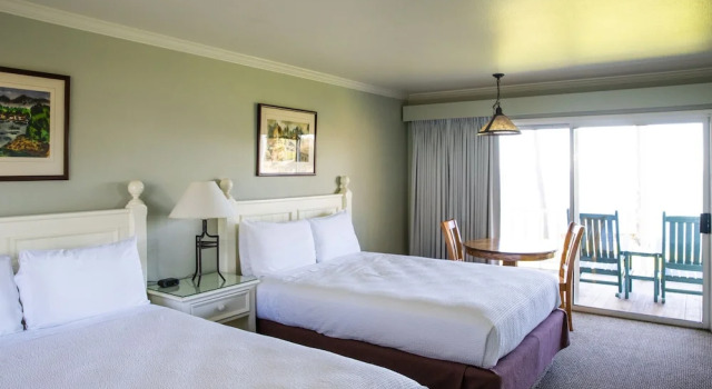 Четырёхместный номер Standard с балконом и с видом на океан Little River Inn