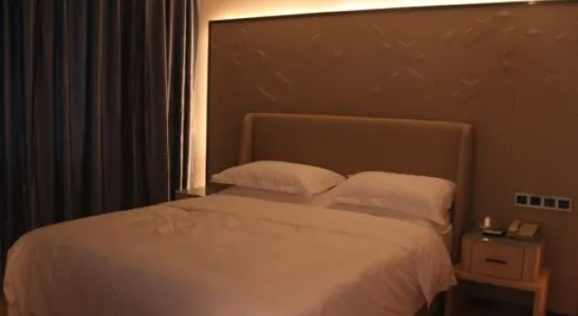 Люкс Deluxe Lingyuan International Hotel