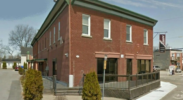 1-Bedroom Cozy Suite #26 by Amazing Property Rentals, Rezerwuj Hotel Hotele w Outaouais z parkingiem, Parking