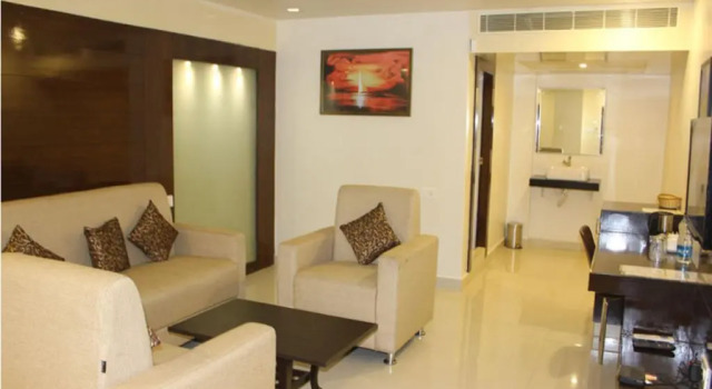 OYO 1302 Hotel Green Apple