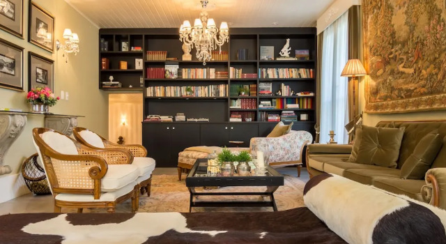 Casa Regaleira Hotel Boutique, Забронировать Бутик-отель Капивари Кампус-ду-Жордан, рядом с The Bride's Veil Waterfall