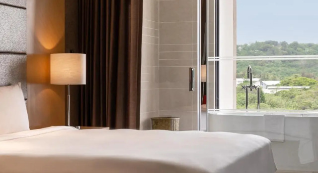 Двухместный номер Premier с красивым видом из окна Lakeshore Hotel Hualien