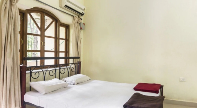 GuestHouser 4 BHK Villa 8209, Prenota Villa Nagoa-Bardez Goa