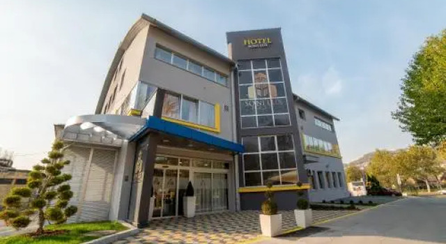Hotel Soni Lux, Забронировать Отель Отели Тузла с парковкой, Парковка