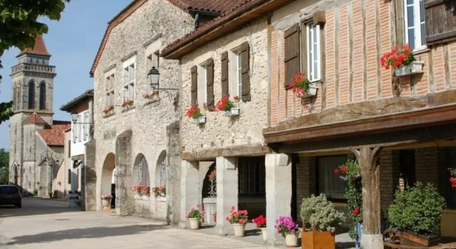 Gîte Saint-Julien-d'Armagnac, 3 pièces, 4 personnes - FR-1-360-169, Prenota Hotel Hotel a Aquitania con parcheggio, Parcheggio