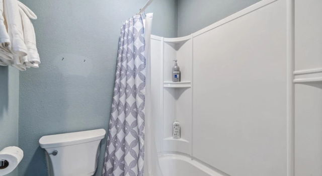 Двухместный коттедж Cinnamon Bear Creekside Inn