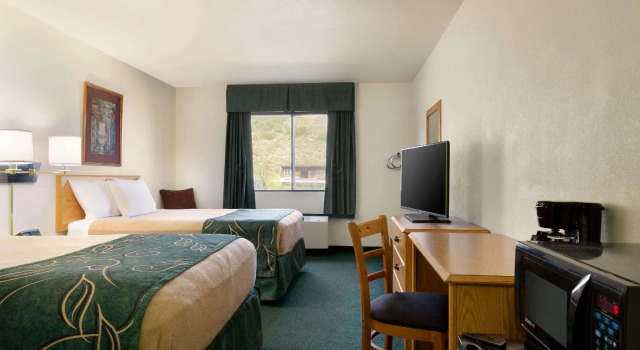 Четырёхместный номер Standard Travelodge by Wyndham Yampa